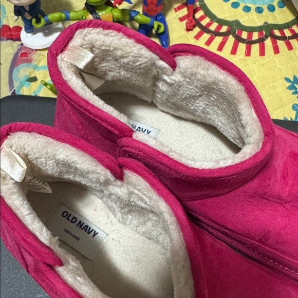 Old Navy Fuchsia Plush-Lined Slippers - Picture 2 of 3